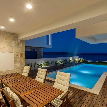 Villa Beachfront With Heated Infinity Pool And Direct Sea Access Near Split *