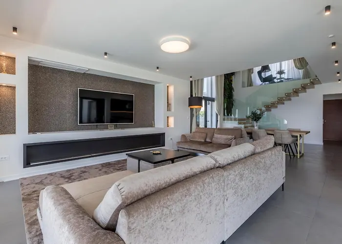 Beachfront With Heated Infinity Pool And Direct Sea Access Near Split Kaštela