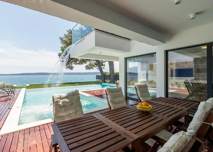 Beachfront With Heated Infinity Pool And Direct Sea Access Near Split Kaštela