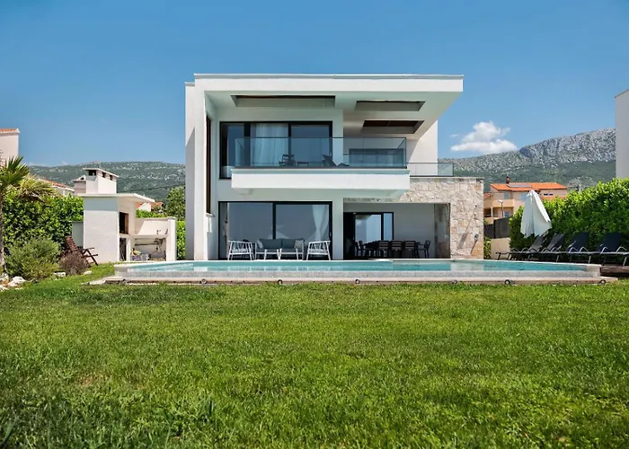 Beachfront With Heated Infinity Pool And Direct Sea Access Near Split *