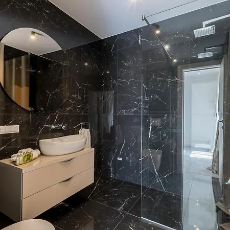 Villa Sea Star Luksuzna Vila Uz More S Infinity Bazenom Kastel Kambelovac *