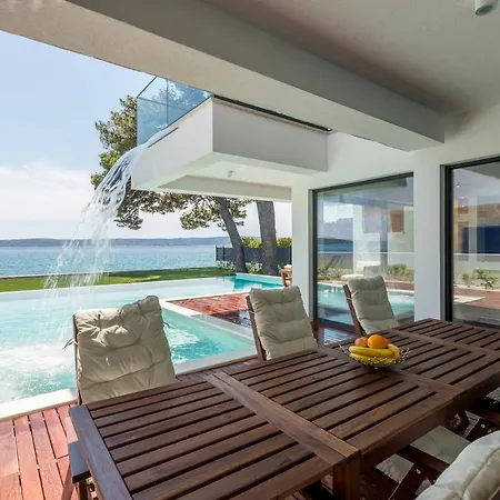 Beachfront With Heated Infinity Pool And Direct Sea Access Near Split Kaštela