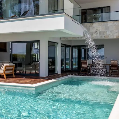 Beachfront With Heated Infinity Pool And Direct Sea Access Near Split * Kaštela