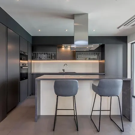 Beachfront With Heated Infinity Pool And Direct Sea Access Near Split Kaštela